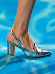 TBurch metallic chunky pointy pump