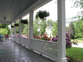 porch_railings_with_flowers